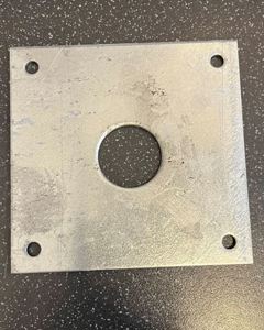 Plate galv 100x100mm w/hole Pg21 f/DOL-26